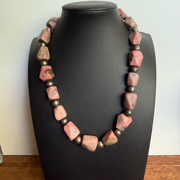 Bold Chunky Rhodonite and Silver Tone Beads Necklace - Picture 4 of 12